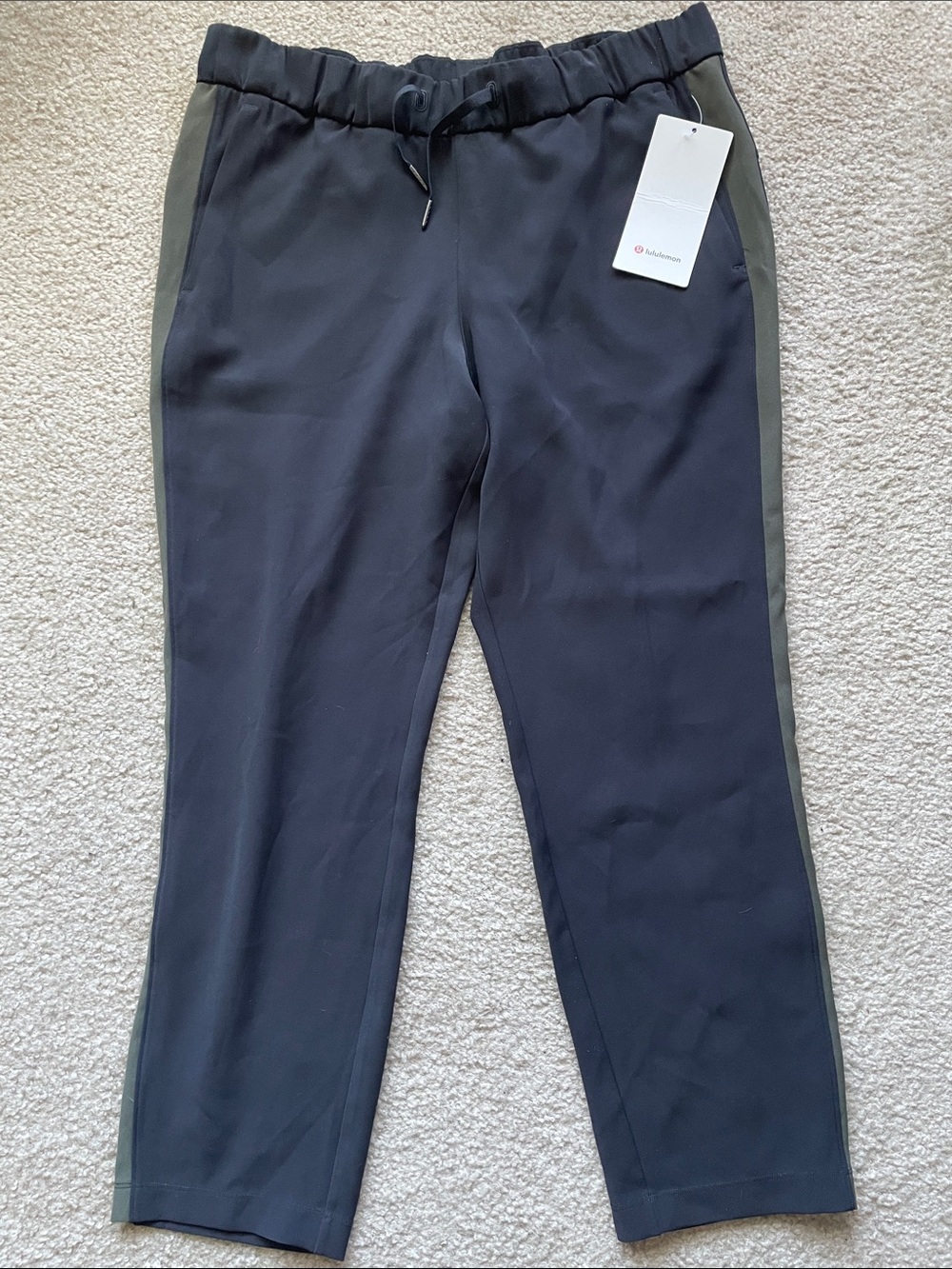 Lululemon athletica on the fly pants
